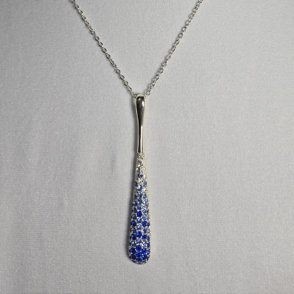Elegant Silver and Blue Pendant Necklace